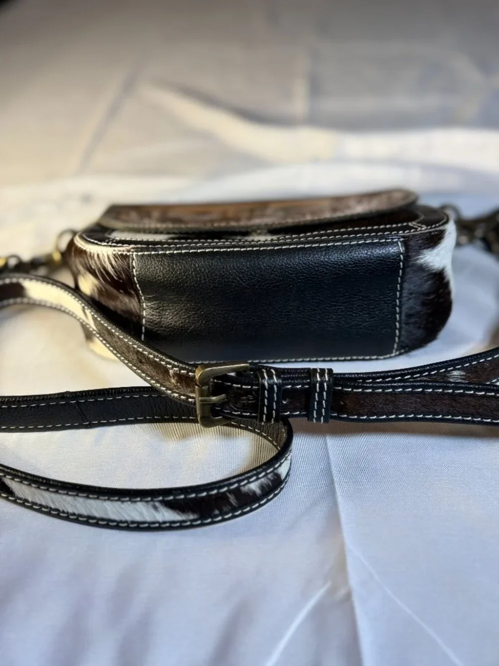 Myra Leather/cowhair crossbody purse. Cute! - Picture 3 of 6